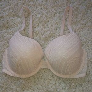 Victoria's Secret 34DD Ivory Lacy Lined Demi Bra